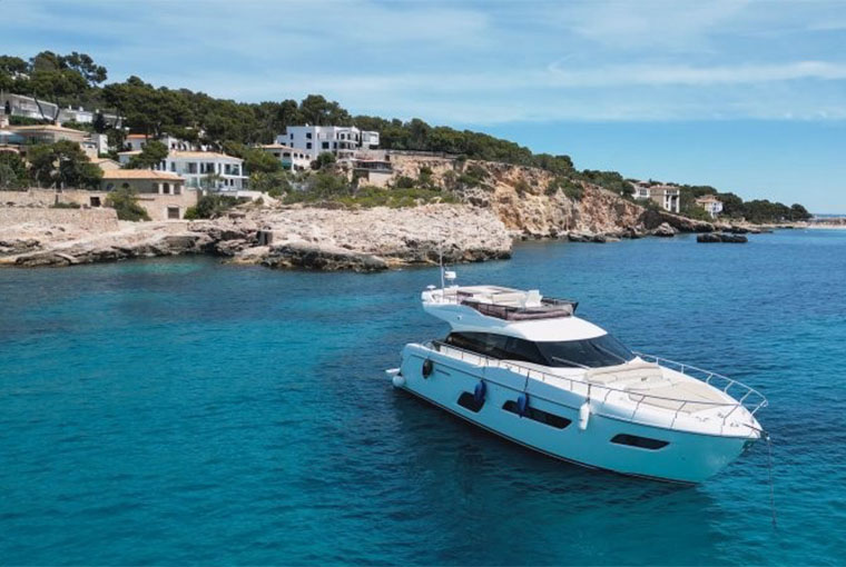 Ferretti Yachts 550 